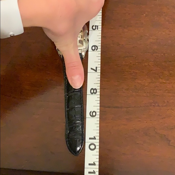 Men’s Guess Watch (needs batteries) - Picture 7 of 7